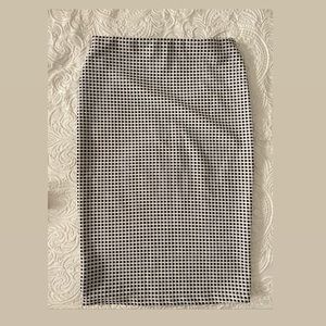 Checkered pencil skirt